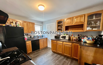 Somerville 4 Beds 2 Baths Tufts  Tufts - $5,200