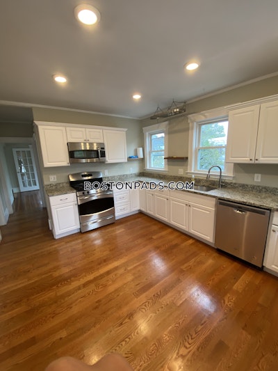 Medford 3 Beds 1 Bath  Tufts - $3,200