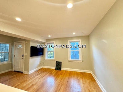 Fort Hill 4 Beds 2 Baths on Saint James Pl Townhouse in Boston Boston - $5,000