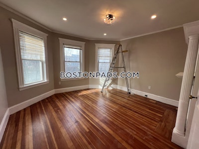 Dorchester Newly renovated 2 bed 1 bath available NOW on Columbia Rd in Dorchester! Boston - $2,800