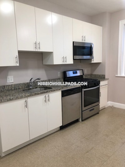 Roxbury Apartment for rent 4 Bedrooms 1.5 Baths Boston - $3,600 50% Fee